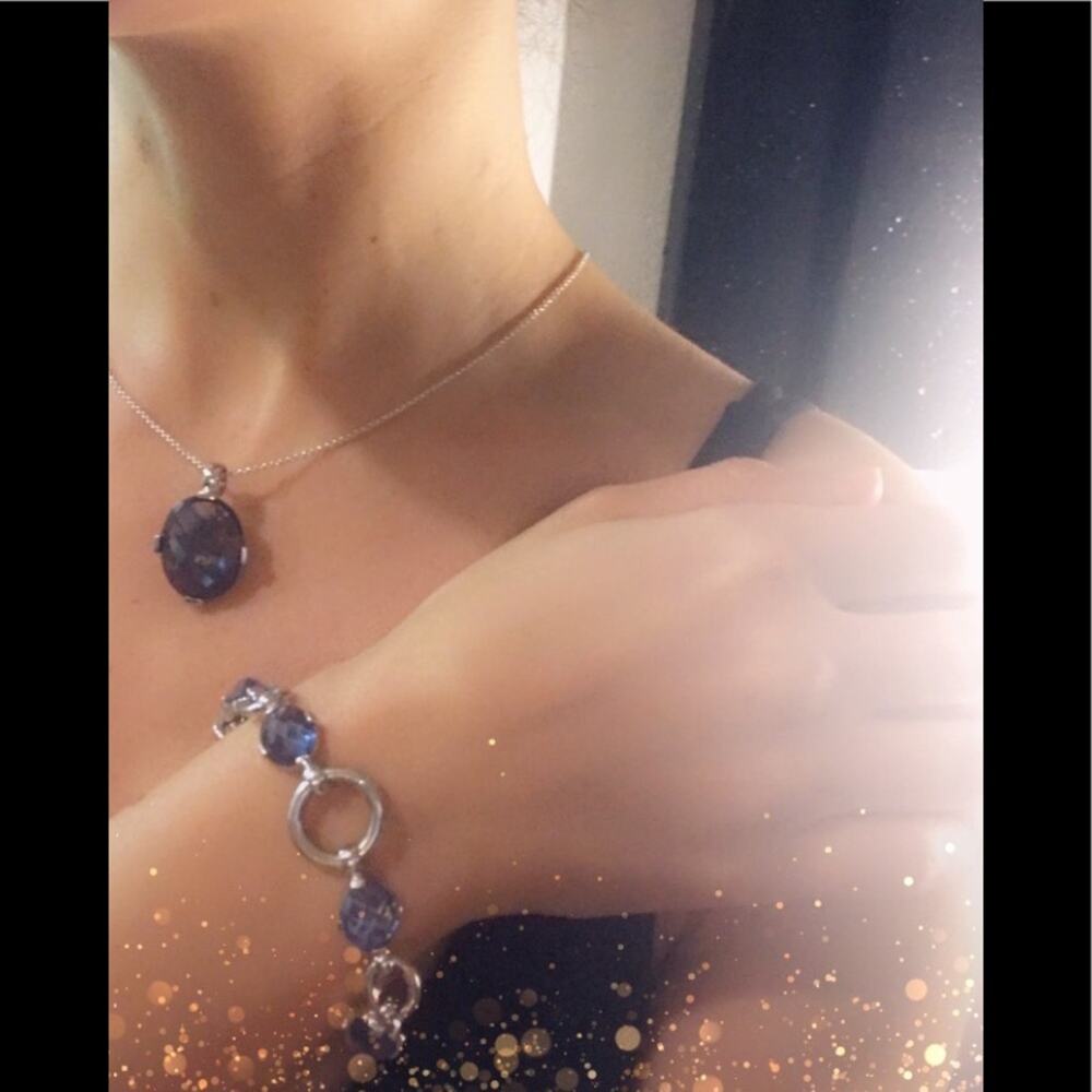 Blue stone necklace with bracelet